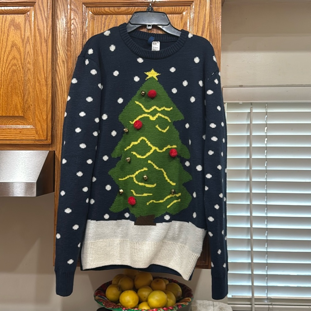 MEN’s Divided by H&M Christmas Sweater size MEDIUM (38-40)